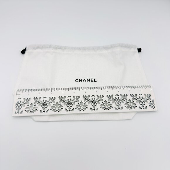 3767 CHANEL FABRIC DRAWSTRING BAG - Picture 3 of 3